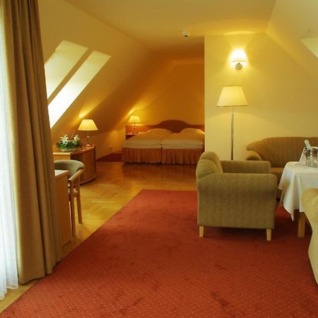 Hotel Bielany Bielany Wrocławskie Dış mekan fotoğraf