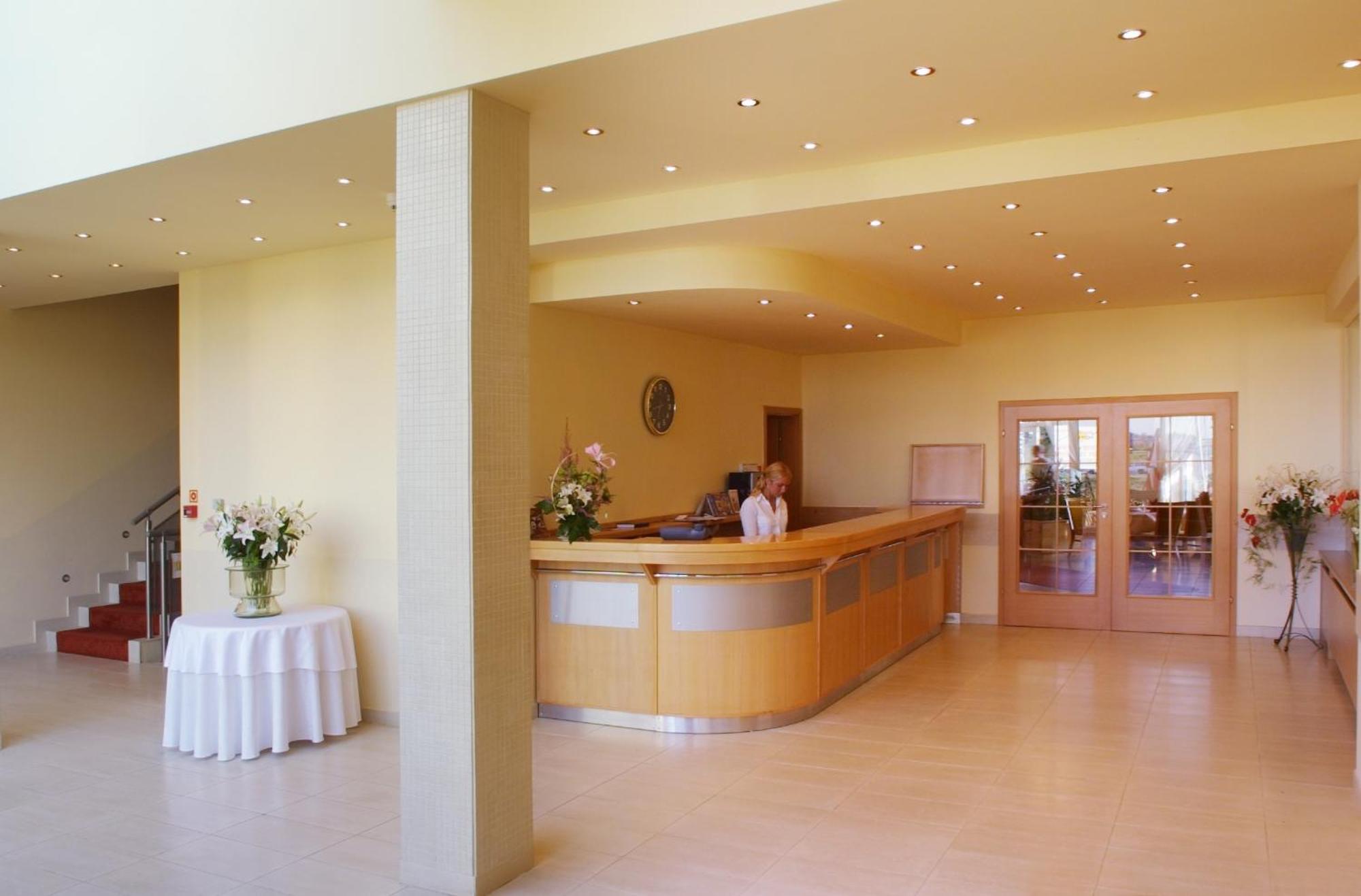 Hotel Bielany Bielany Wrocławskie Dış mekan fotoğraf