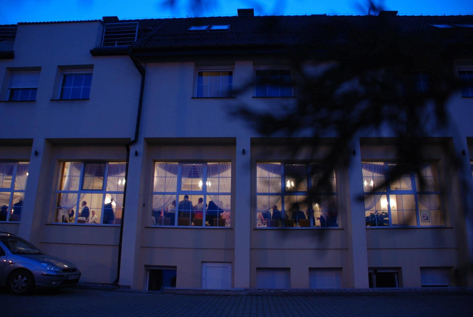 Hotel Bielany Bielany Wrocławskie Dış mekan fotoğraf