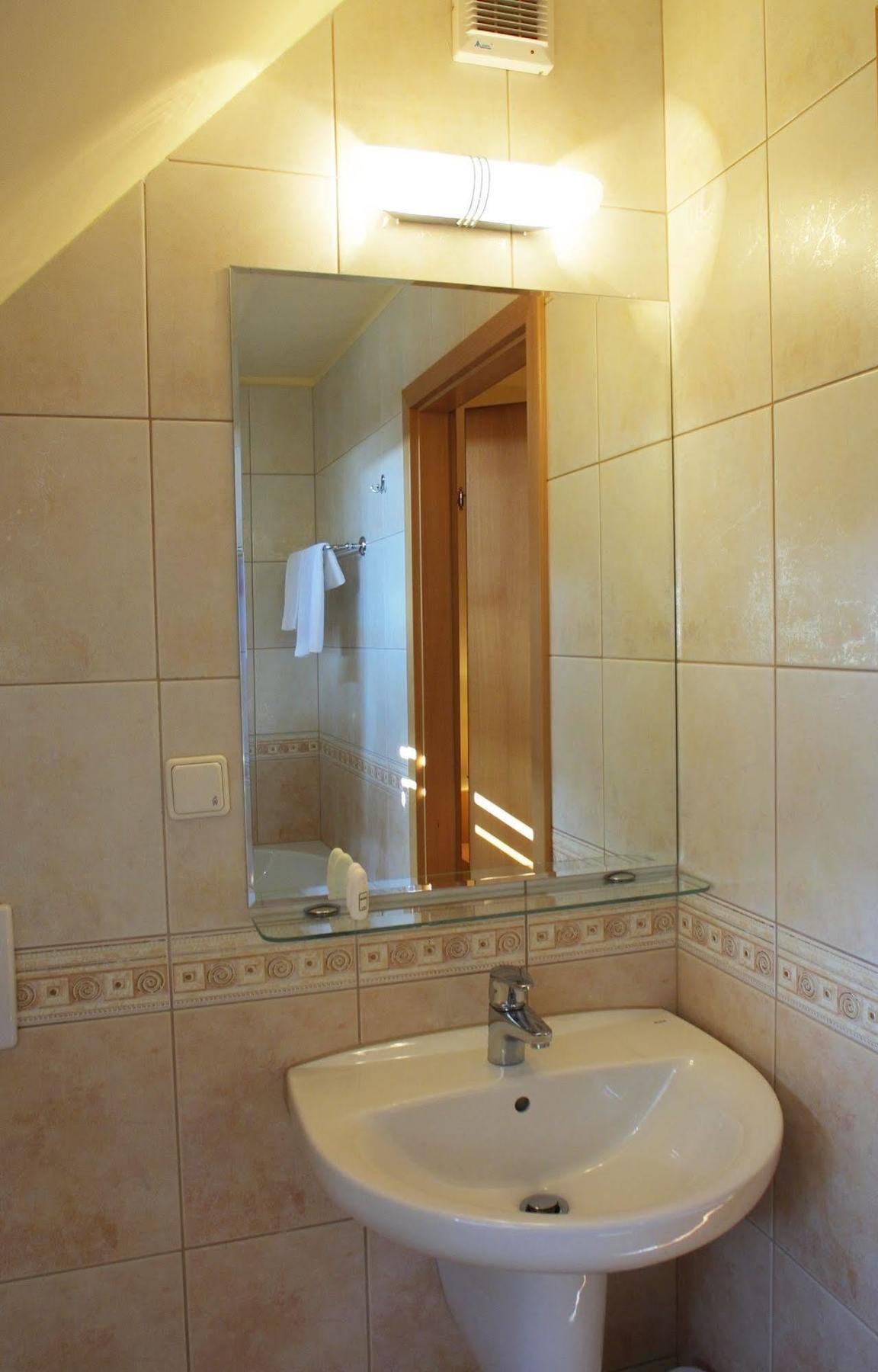 Hotel Bielany Bielany Wrocławskie Dış mekan fotoğraf